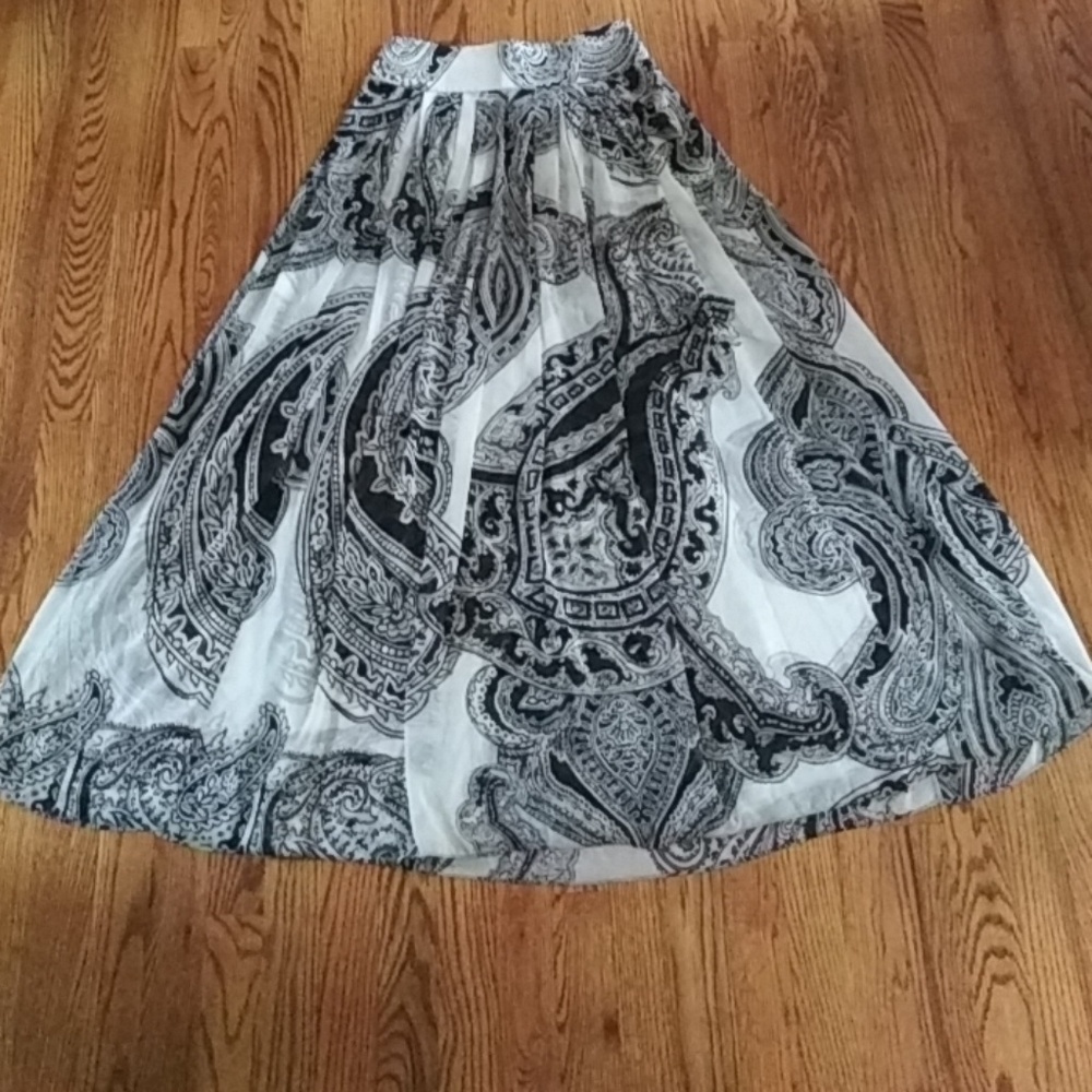 White House Black Market Maxi Skirt - Size 0
